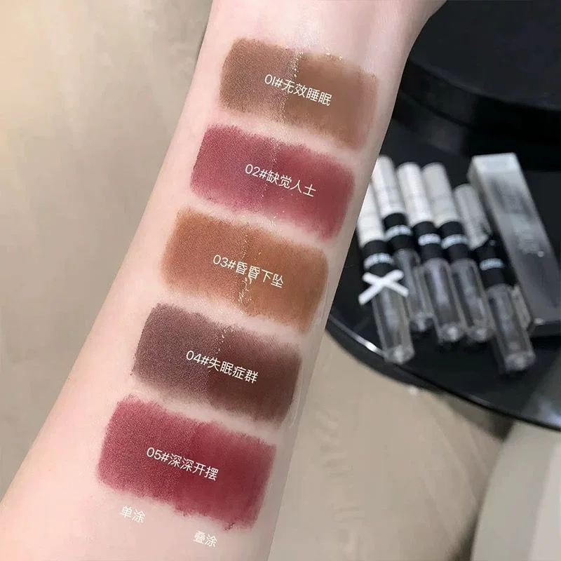 C*24 LIGHT DOUBLE LIP GLAZE GEGE BEAR